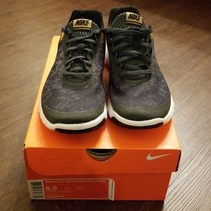 ✔ Nike Flex Experience RN